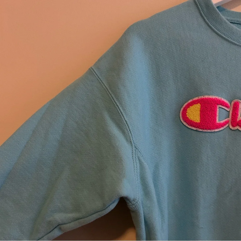 Champion Aqua Blue Sweatshirt Logo Crew Neck Pink Cozy Casual Soft Sporty Medium - Picture 5 of 10